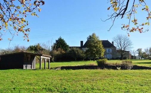 House in L'Isle-Jourdain, Nouvelle-Aquitaine, France 1