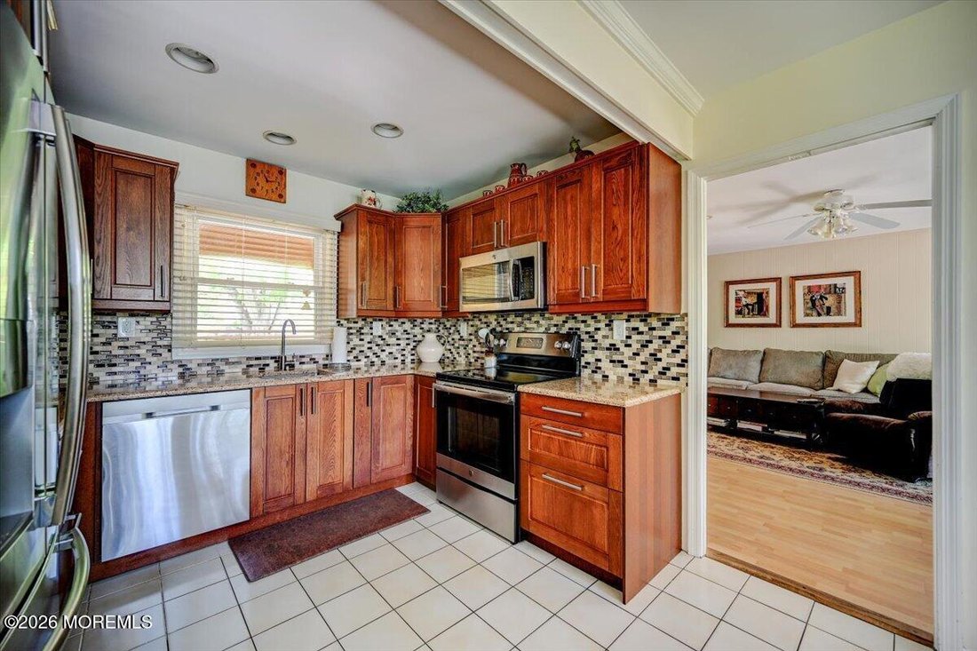 House in Old Bridge Township, New Jersey, United States 4 - 18645574