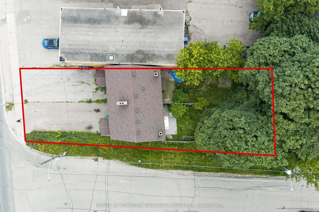 House in Oakville, Ontario, Canada 5 - 18642717