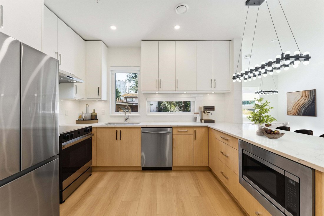 Condo in North Vancouver, British Columbia, Canada 4 - 18643605