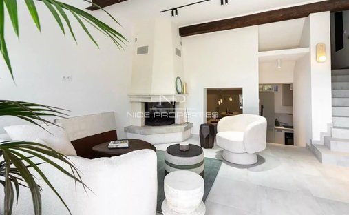 House in Croix des Gardes, Cannes, France 1