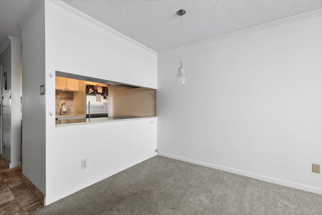 Condo in Vancouver, British Columbia, Canada 3 - 18643806