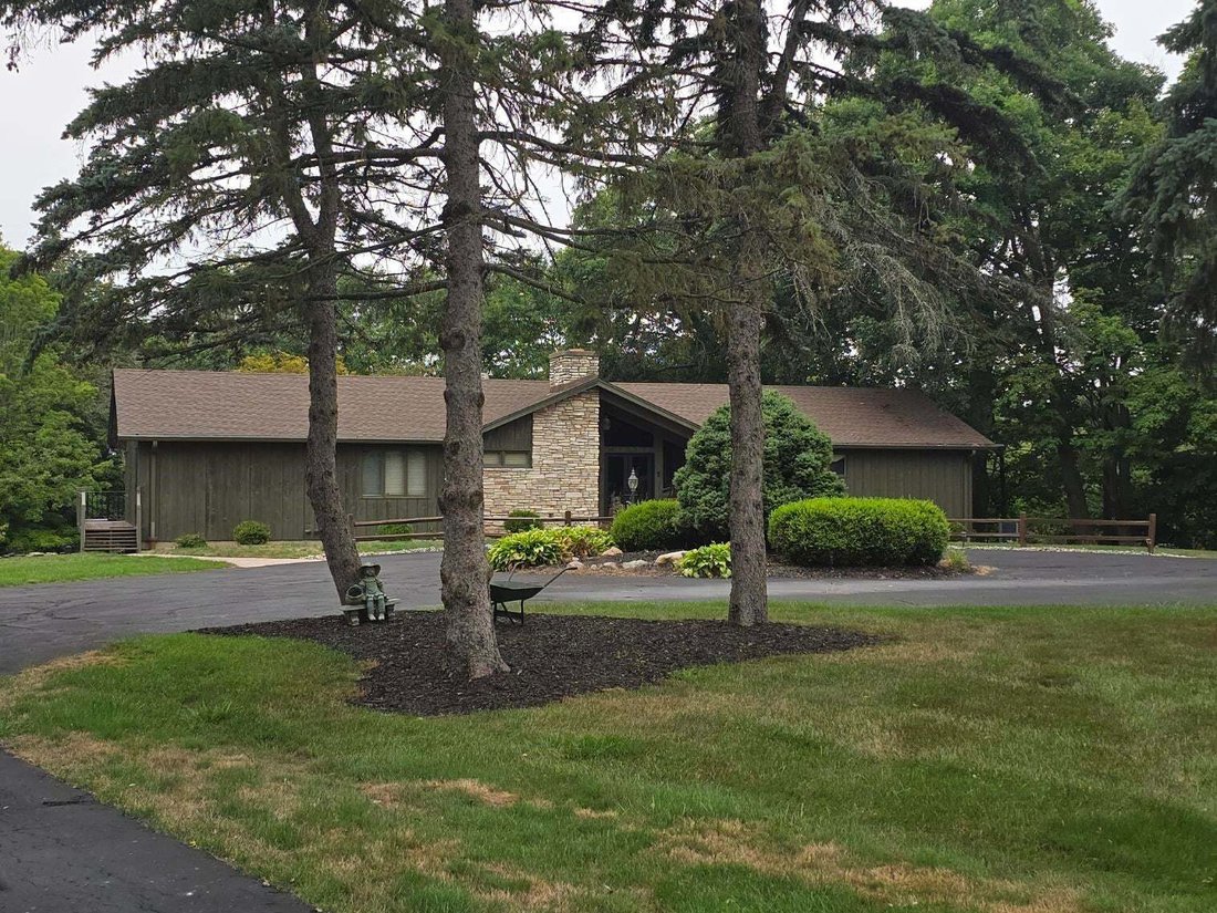 House in Owosso charter Township, Michigan, United States 1 - 18645820