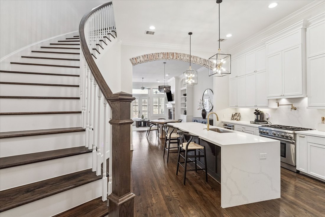 House in Houston, Texas, United States 3 - 18646879
