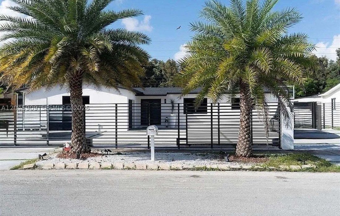 House in Hialeah, Florida, United States 1 - 18641843