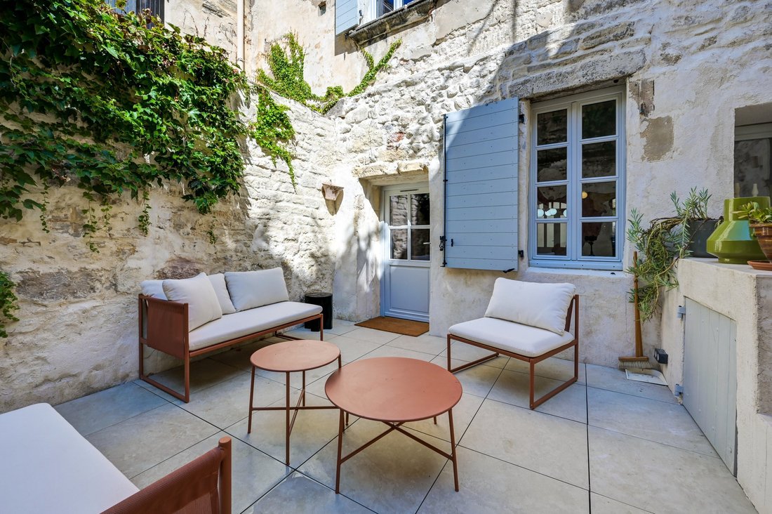 Townhouse in Arles, Provence-Alpes-Côte d'Azur, France 3 - 18648608