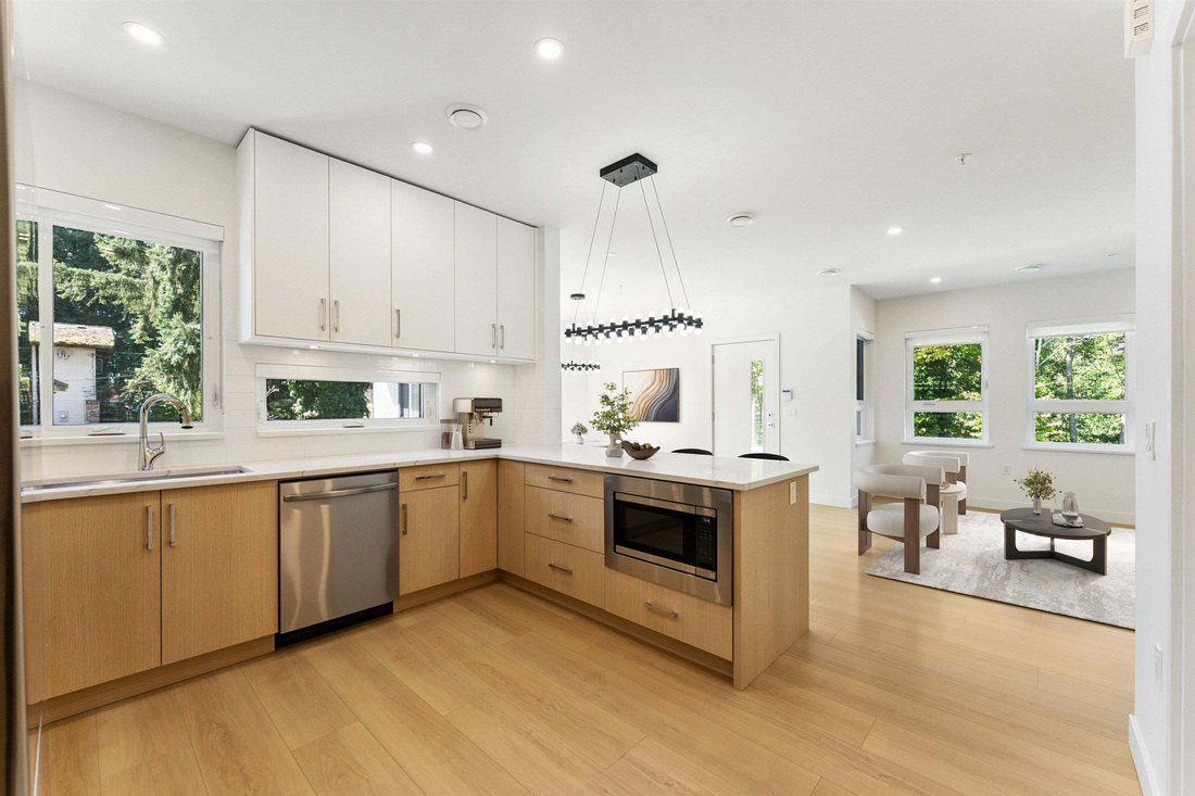 Condo in North Vancouver, British Columbia, Canada 3 - 18643605