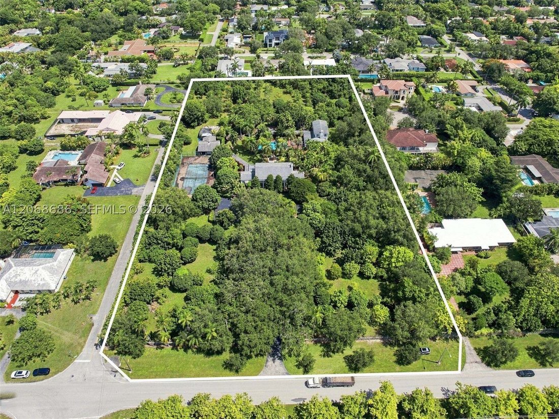 House in Miami, Florida, United States 3 - 18646139