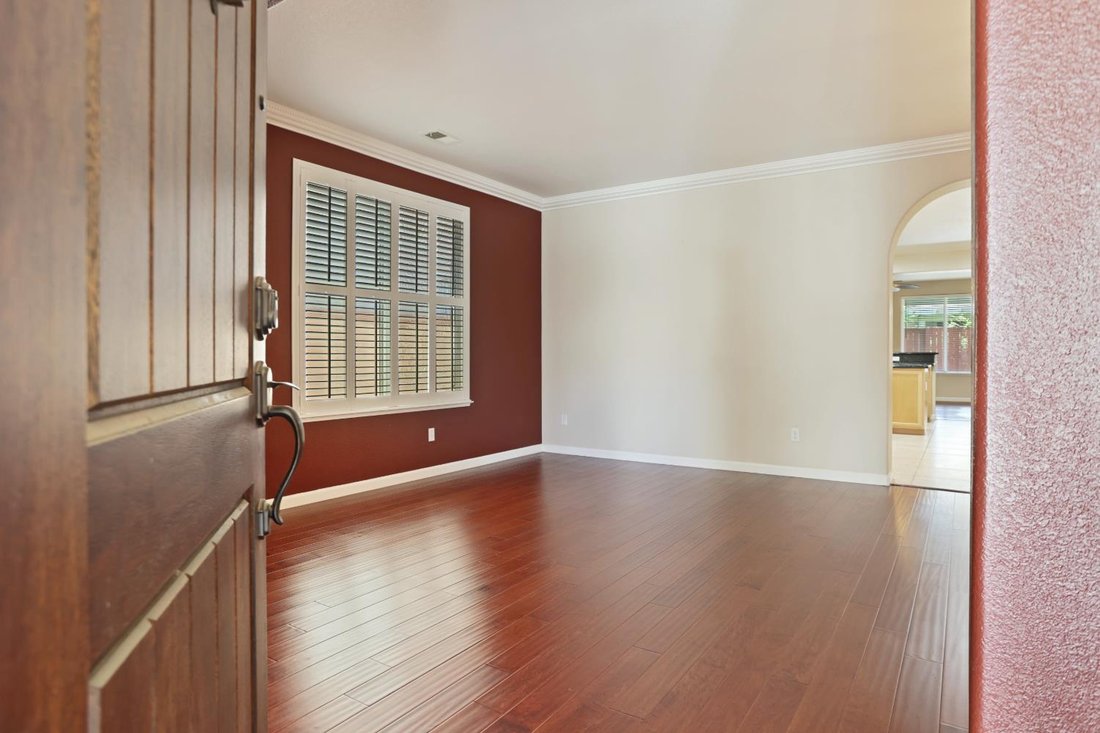 House in Elk Grove, California, United States 3 - 18645052