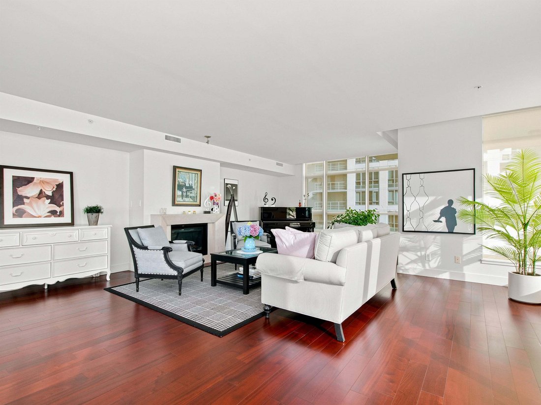 Condo in University Endowment Lands, British Columbia, Canada 2 - 18644057