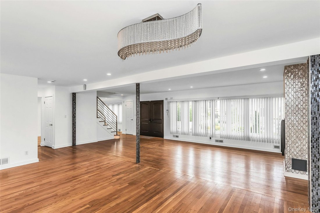 House in New York, New York, United States 5 - 18638732