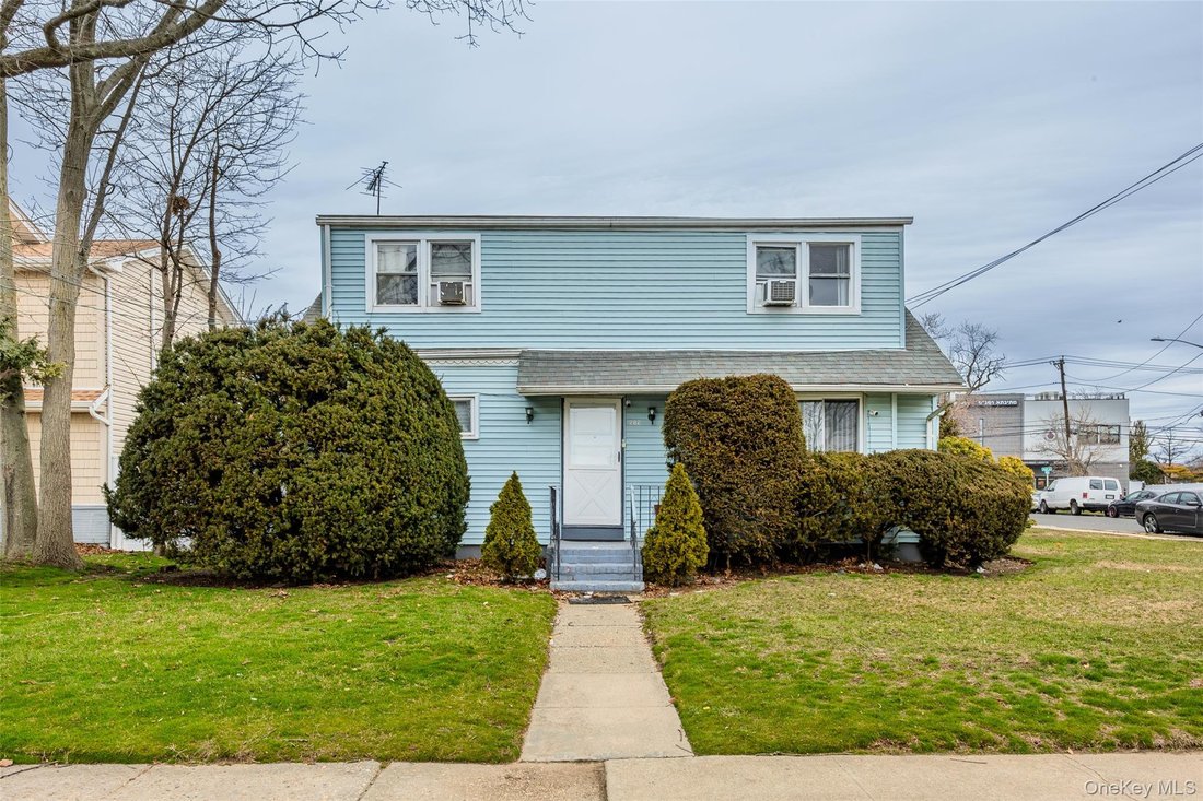 House in Lawrence, New York, United States 3 - 18645986