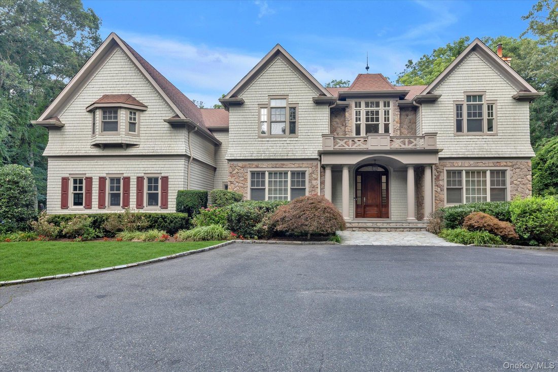 House in Syosset, New York, United States 2 - 18646760