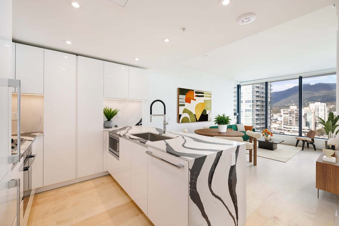 Condo in North Vancouver, British Columbia, Canada 2 - 18643221