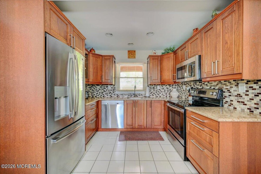 House in Old Bridge Township, New Jersey, United States 2 - 18645574