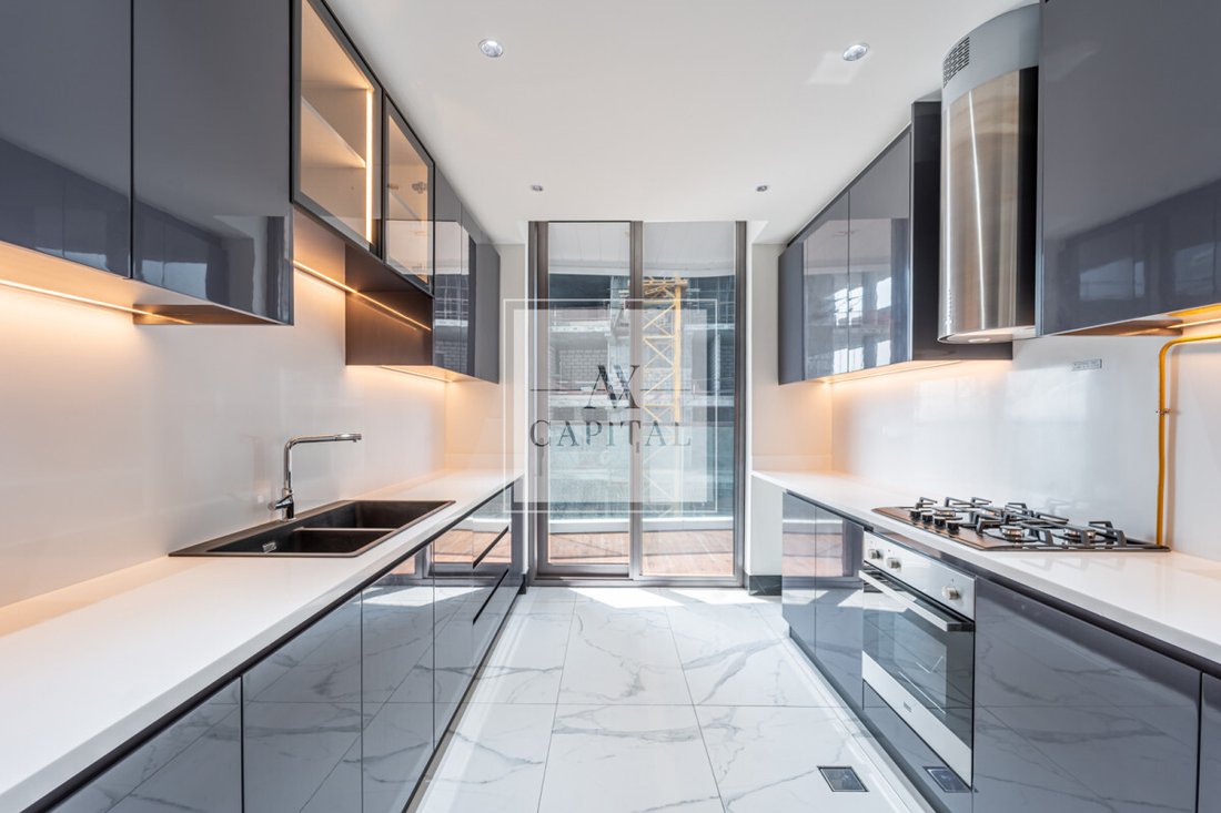 Apartment in Dubai Marina / Marsa Dubai, Dubai, United Arab Emirates 1 - 18648189