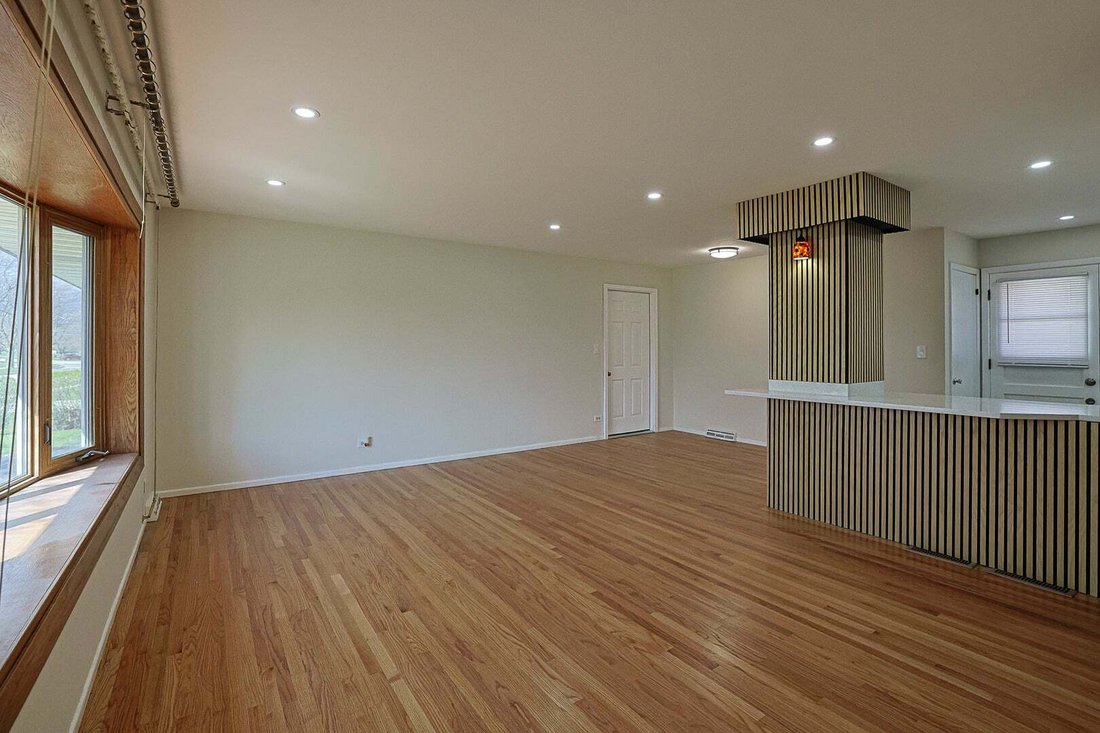 House in Des Plaines, Illinois, United States 5 - 18642324