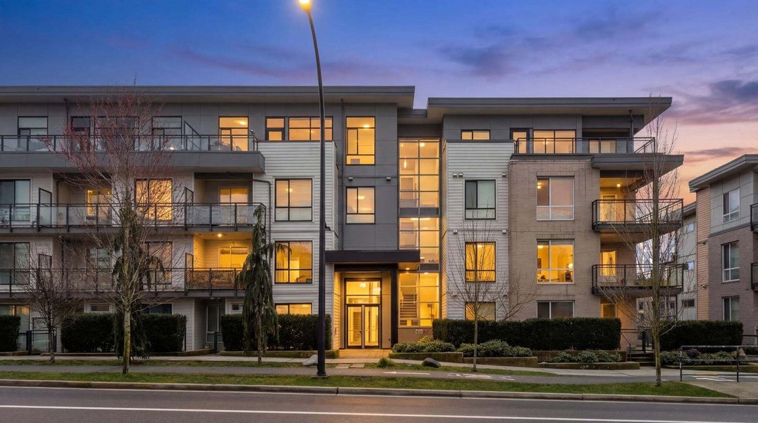 Condo in North Vancouver, British Columbia, Canada 1 - 18643338