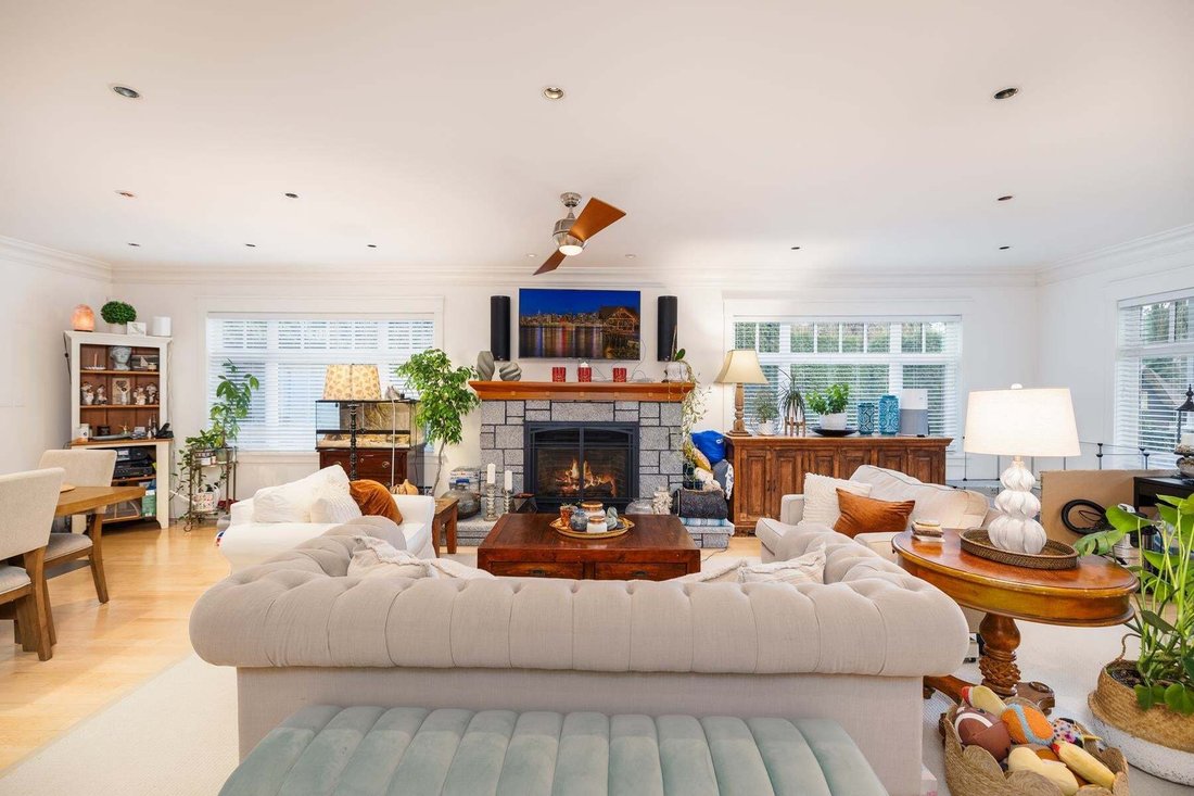 House in North Vancouver, British Columbia, Canada 3 - 18643004