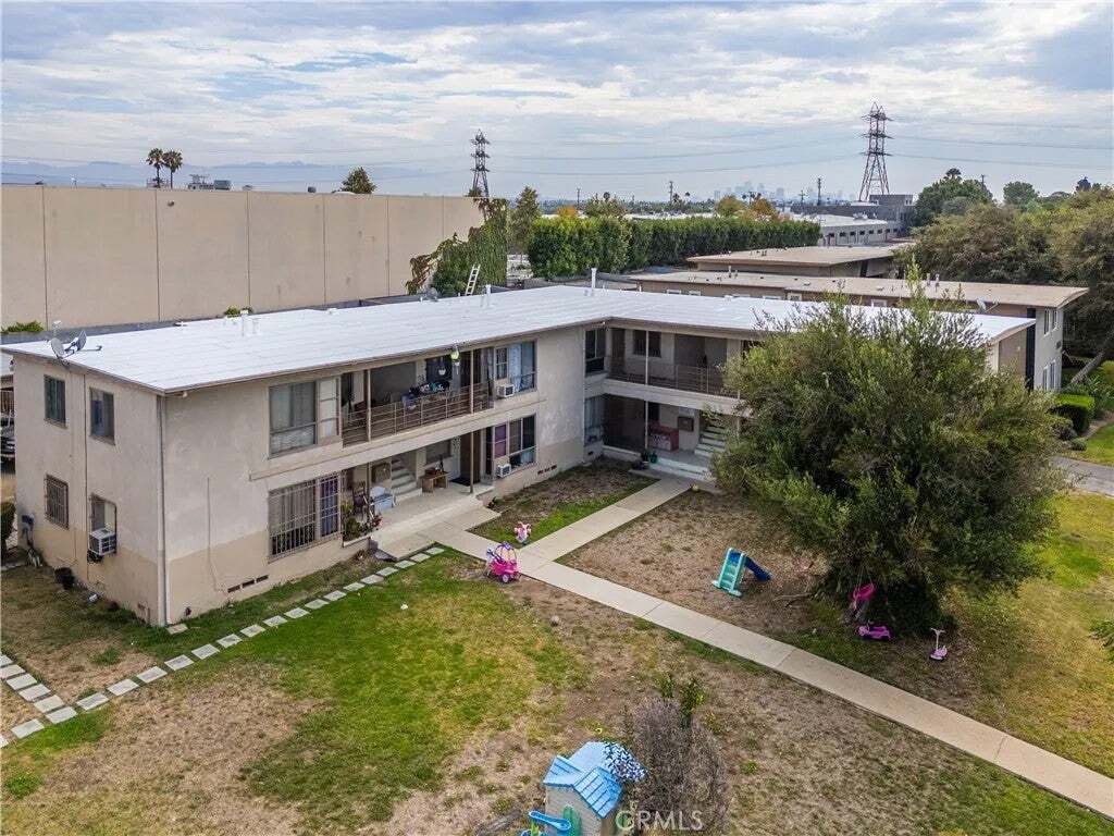 Los Angeles, California, United States 3 - 18646552