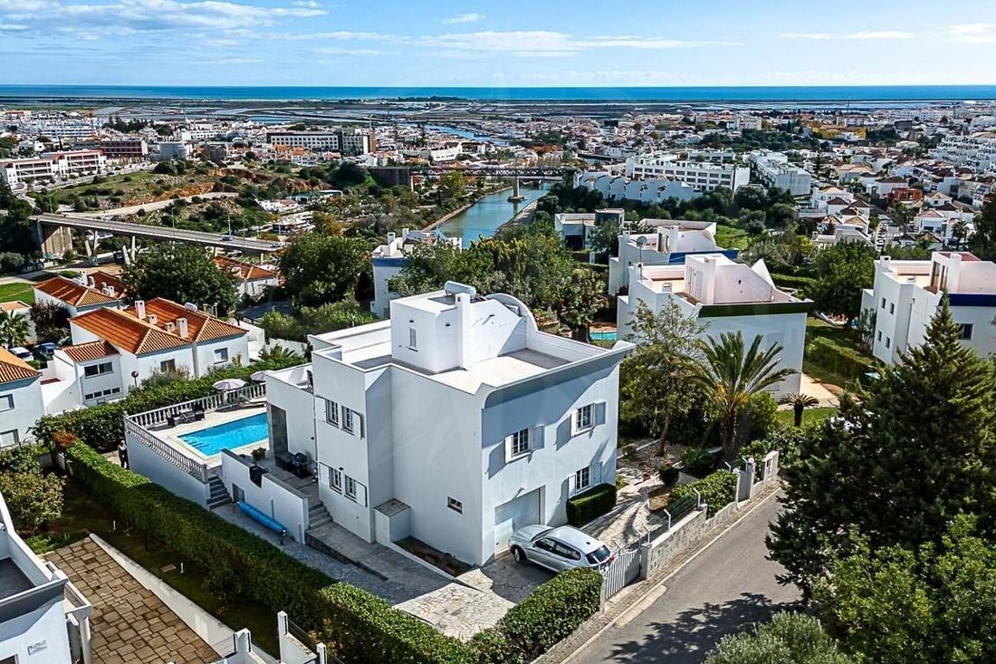 Villa in Tavira (Santa Maria e Santiago), Algarve, Portugal 1 - 18647497