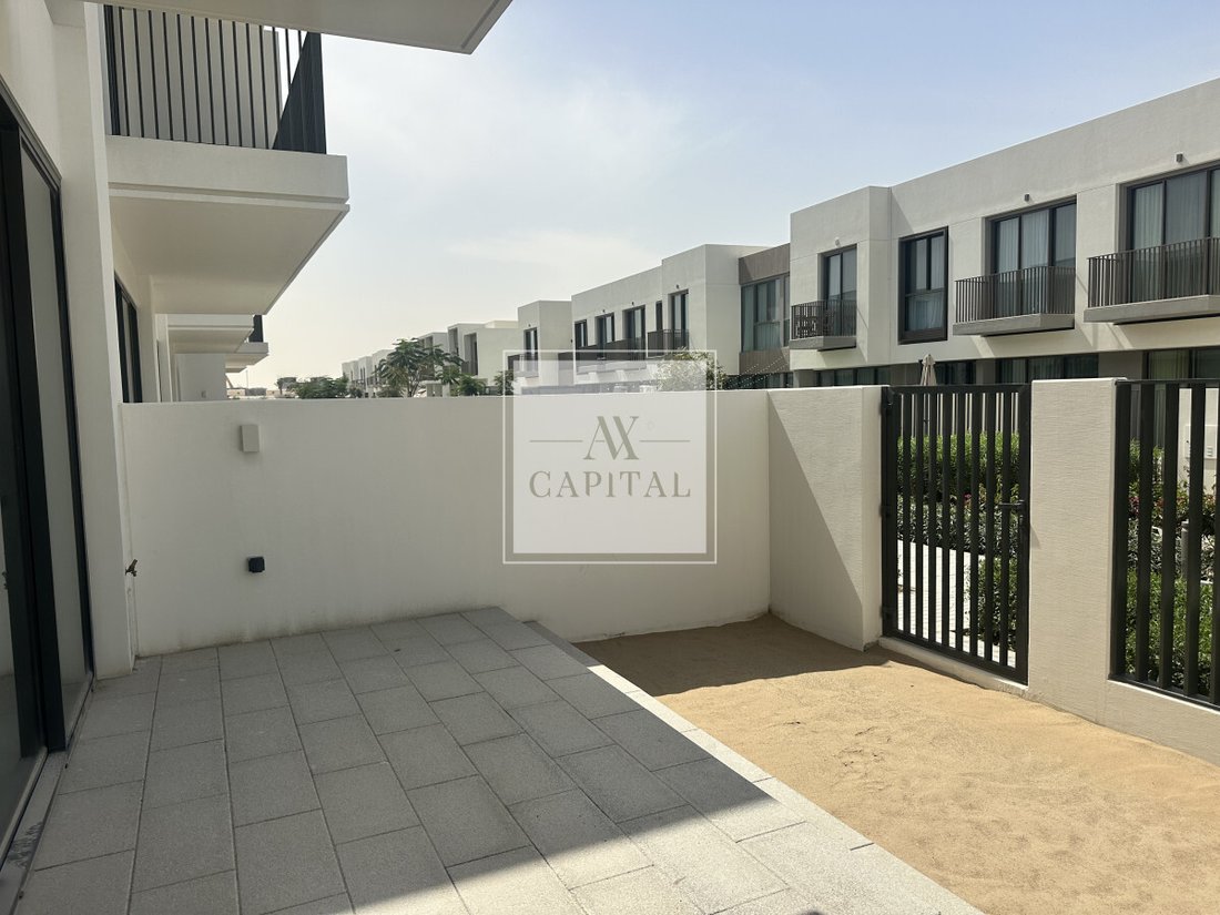 Townhouse in JVC / Jumeirah Village Circle, Dubai, United Arab Emirates 2 - 18648185