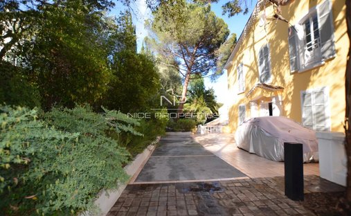 Villa in La Madeleine, Nice, France 1