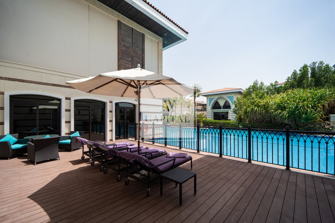 Villa in Jumeirah Beach Residence, Dubai, United Arab Emirates 1 - 18648153