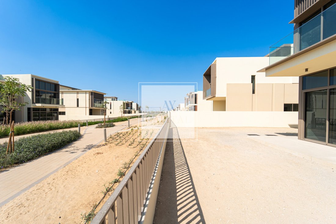 Villa in JVC / Jumeirah Village Circle, Dubai, United Arab Emirates 3 - 18648206