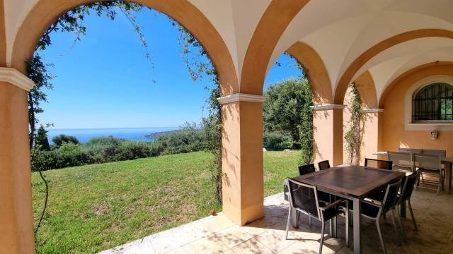Villa in Menton, Provence-Alpes-Côte d'Azur, France 1 - 18411762