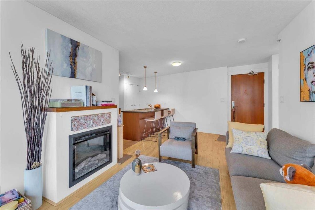 Condo in Vancouver, British Columbia, Canada 4 - 18643937