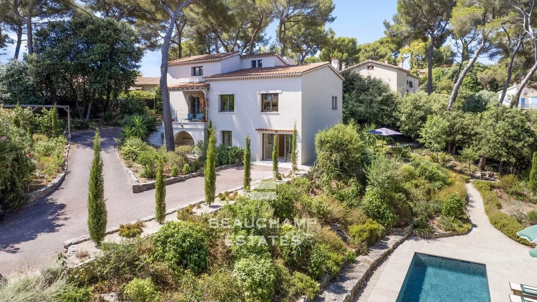 Villa in Brusquet-Retenaou-Devens, Vallauris, France 1 - 18475277
