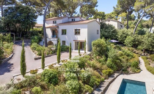 Villa in Brusquet-Retenaou-Devens, Vallauris, France 1