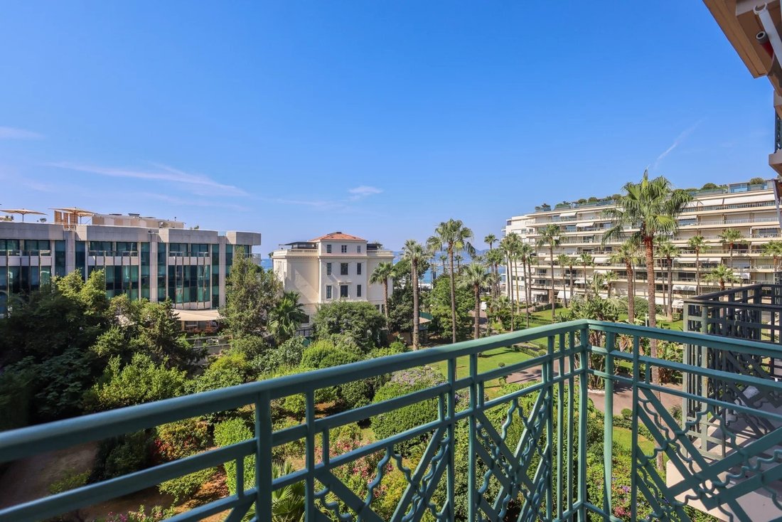 Apartment in Saint Nicolas, Cannes, France 1 - 18648627