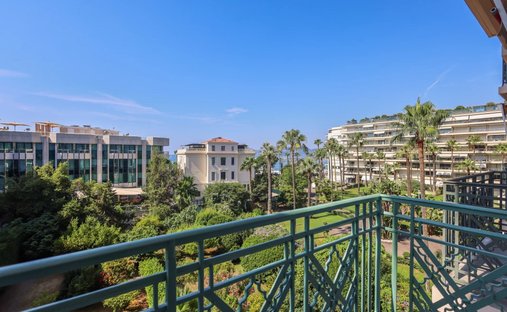 Apartment in Saint Nicolas, Cannes, France 1