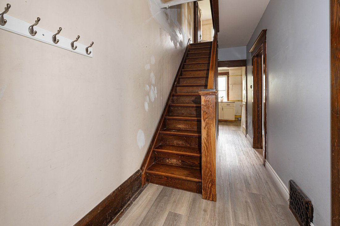 House in Toronto, Ontario, Canada 5 - 18642791