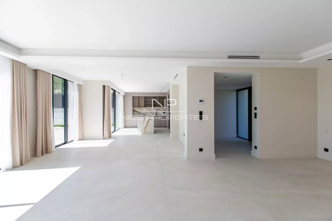 Villa in Valbonne, Provence-Alpes-Côte d'Azur, France 2 - 18647607