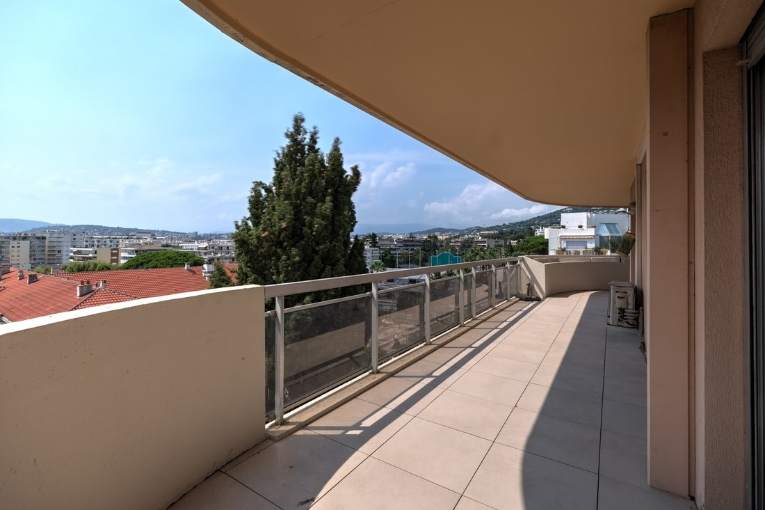 Apartment in Saint Nicolas, Cannes, France 2 - 18648621