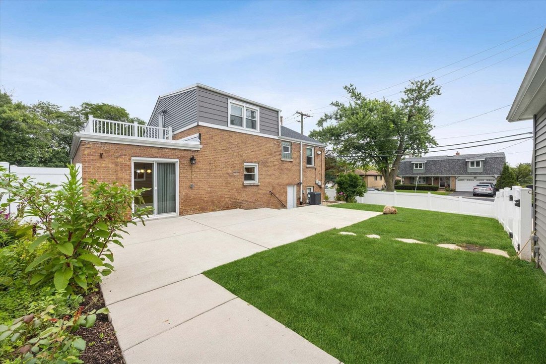 House in Villa Park, Illinois, United States 4 - 18642384
