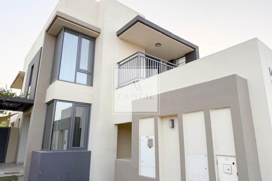 Townhouse in Umm Suqeim, Dubai, United Arab Emirates 1 - 18648245
