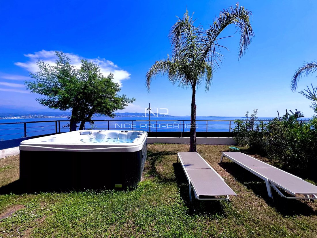 Apartment in Théoule-sur-Mer, Provence-Alpes-Côte d'Azur, France 1 - 18647619