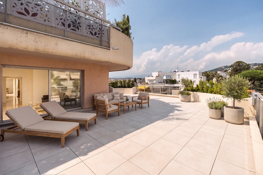 Apartment in Saint Nicolas, Cannes, France 3 - 18648621
