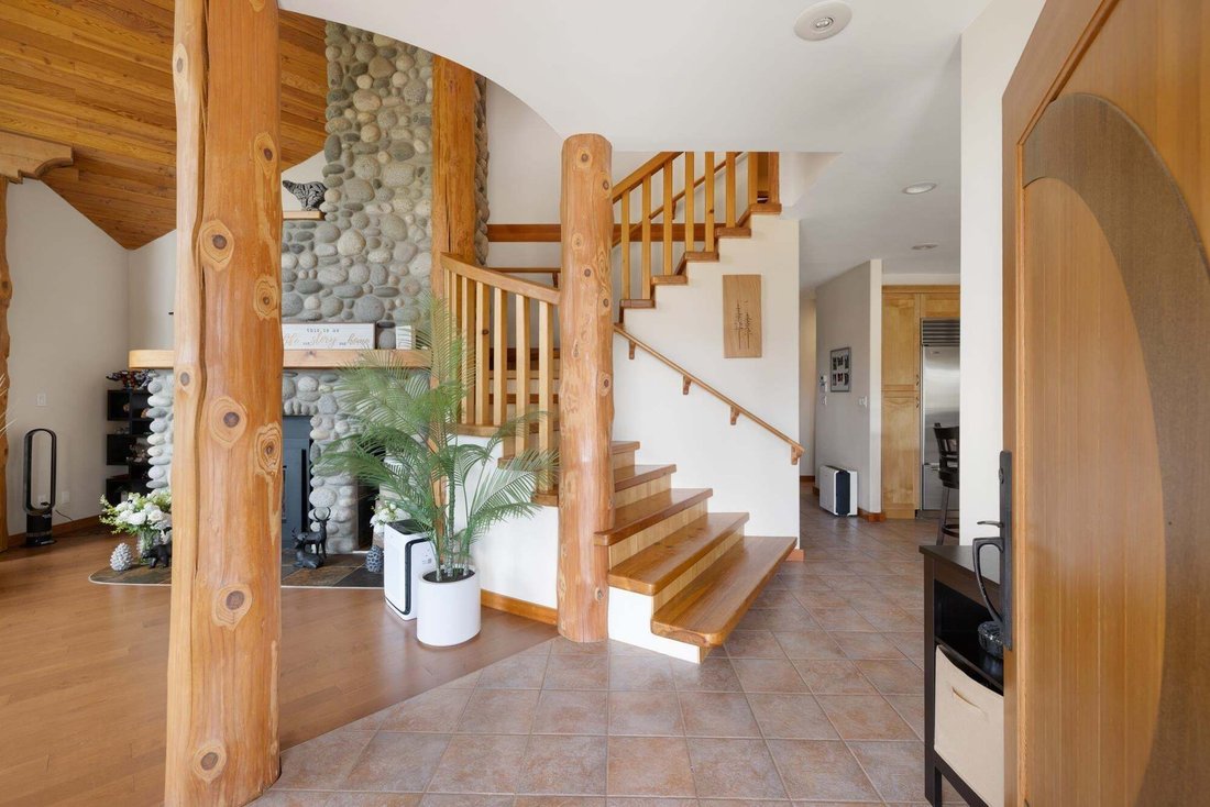 House in Gibsons, British Columbia, Canada 5 - 18643637