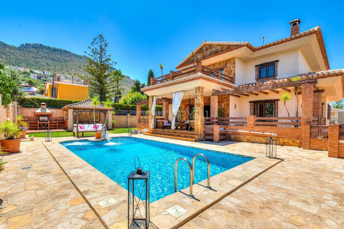 Villa in Alhaurin de la Torre, Andalusia, Spain 2 - 18647399