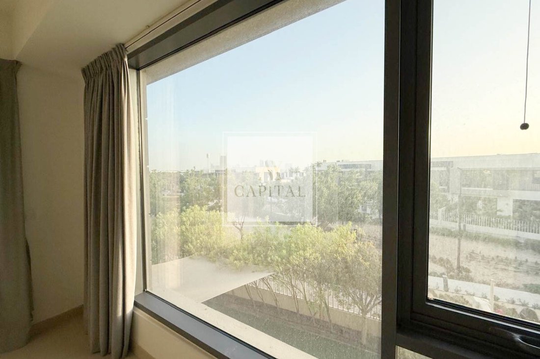 Townhouse in Umm Suqeim, Dubai, United Arab Emirates 4 - 18648245
