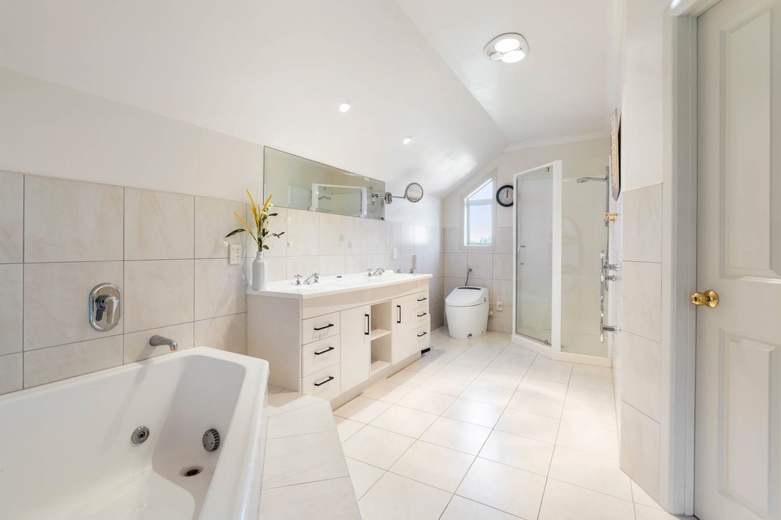Farm Ranch in Dairy Flat, Auckland, New Zealand 2 - 18648457