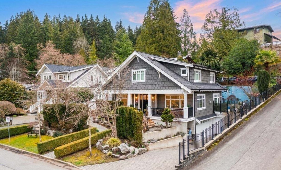 House in North Vancouver, British Columbia, Canada 2 - 18643004