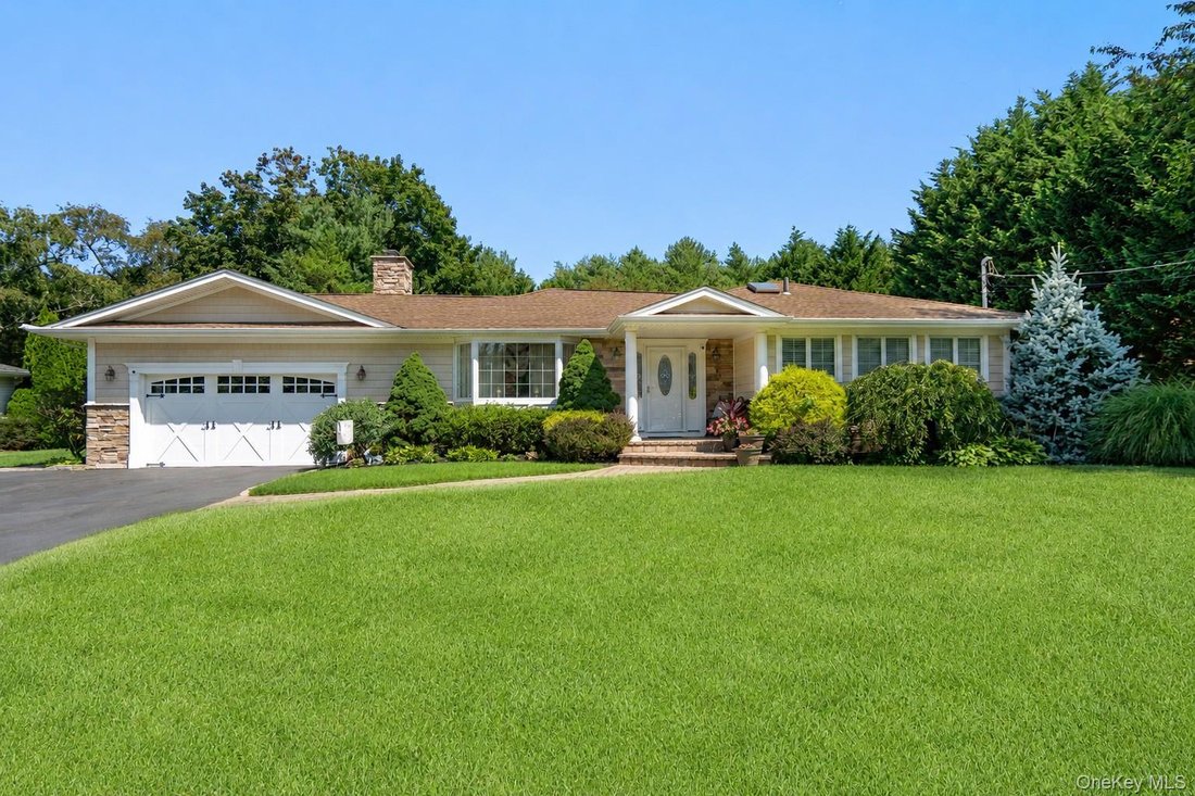House in Syosset, New York, United States 1 - 18646722