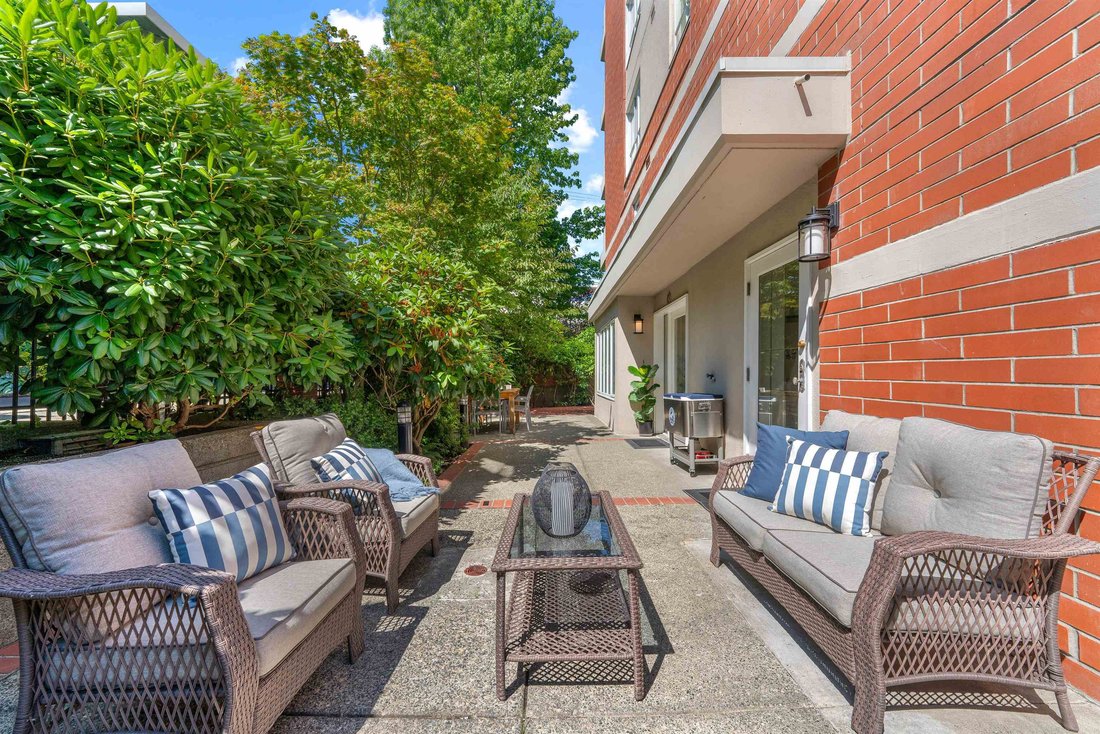 Condo in Vancouver, British Columbia, Canada 1 - 18643861