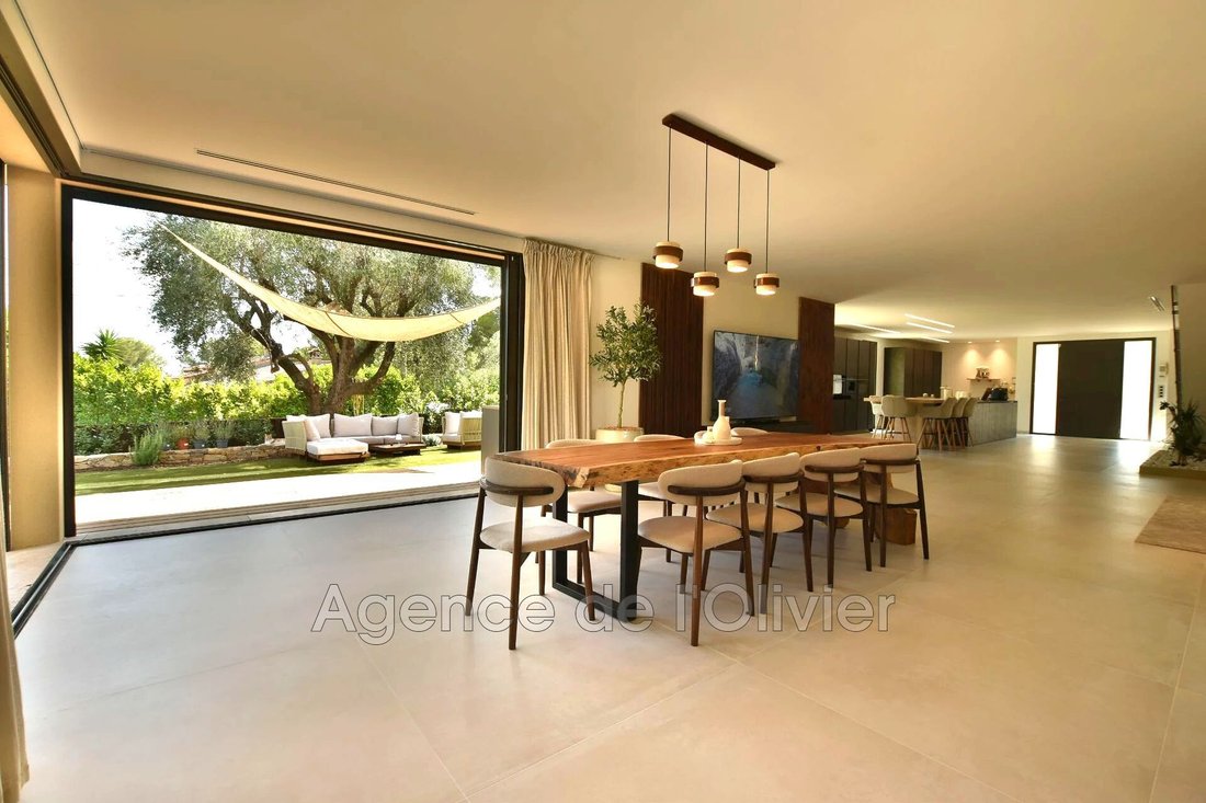 Villa in Le Rouret, Provence-Alpes-Côte d'Azur, France 4 - 18642566